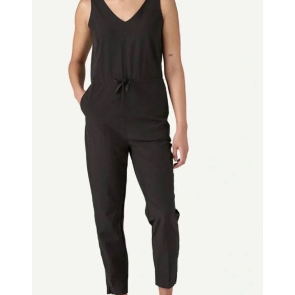 REI Co-op Women's Medium Beyonder Jumpsuit Black NWT UPF Rating 50